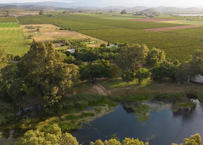 Worlds Apart - River Front Guest Farm & Camping