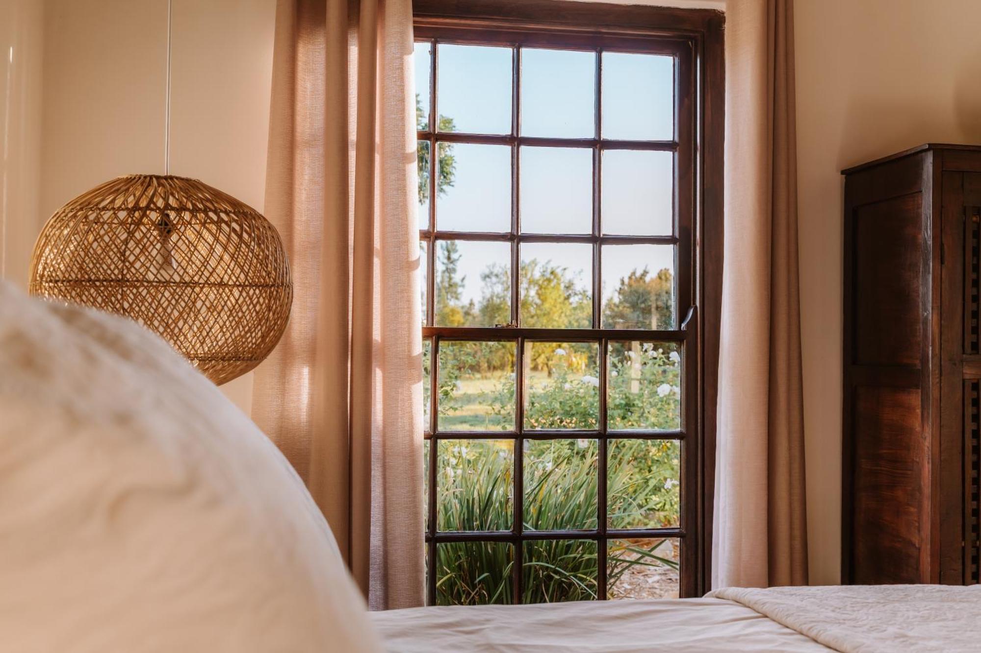 Worlds - River Front Guest Farm &