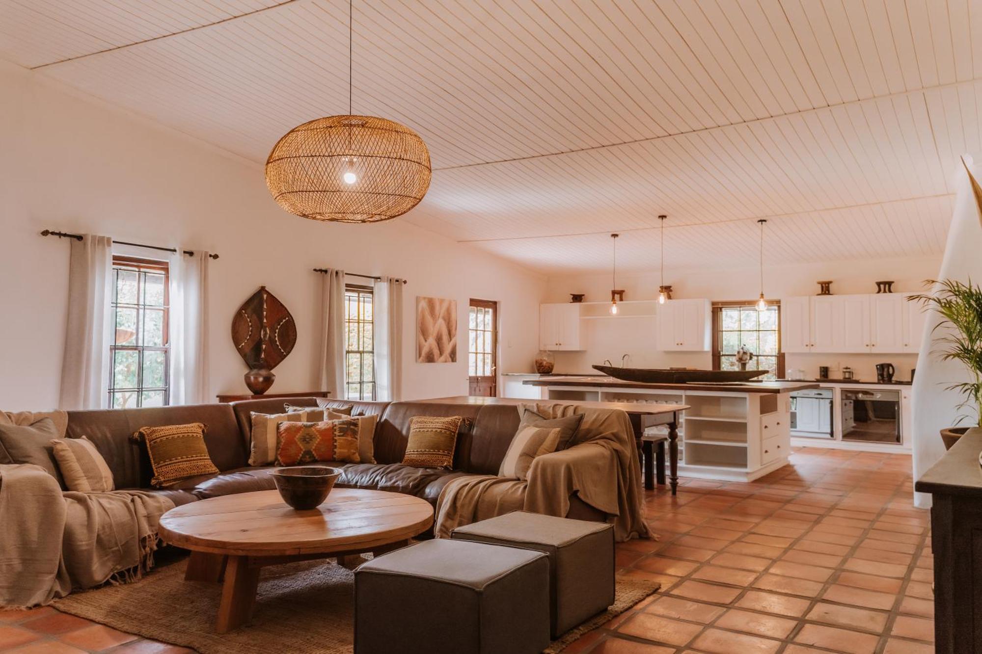 Worlds - River Front Guest Farm & Farm stay